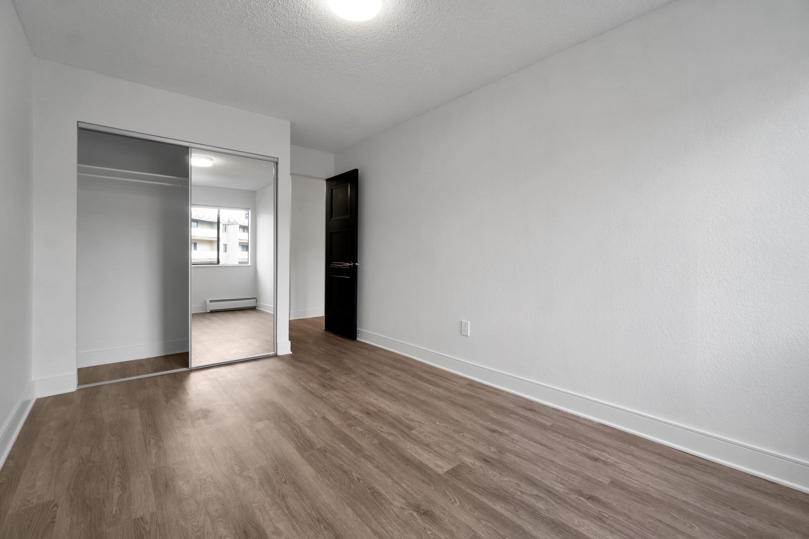 Suite Gallery View Road East Rental Units and Building Photos