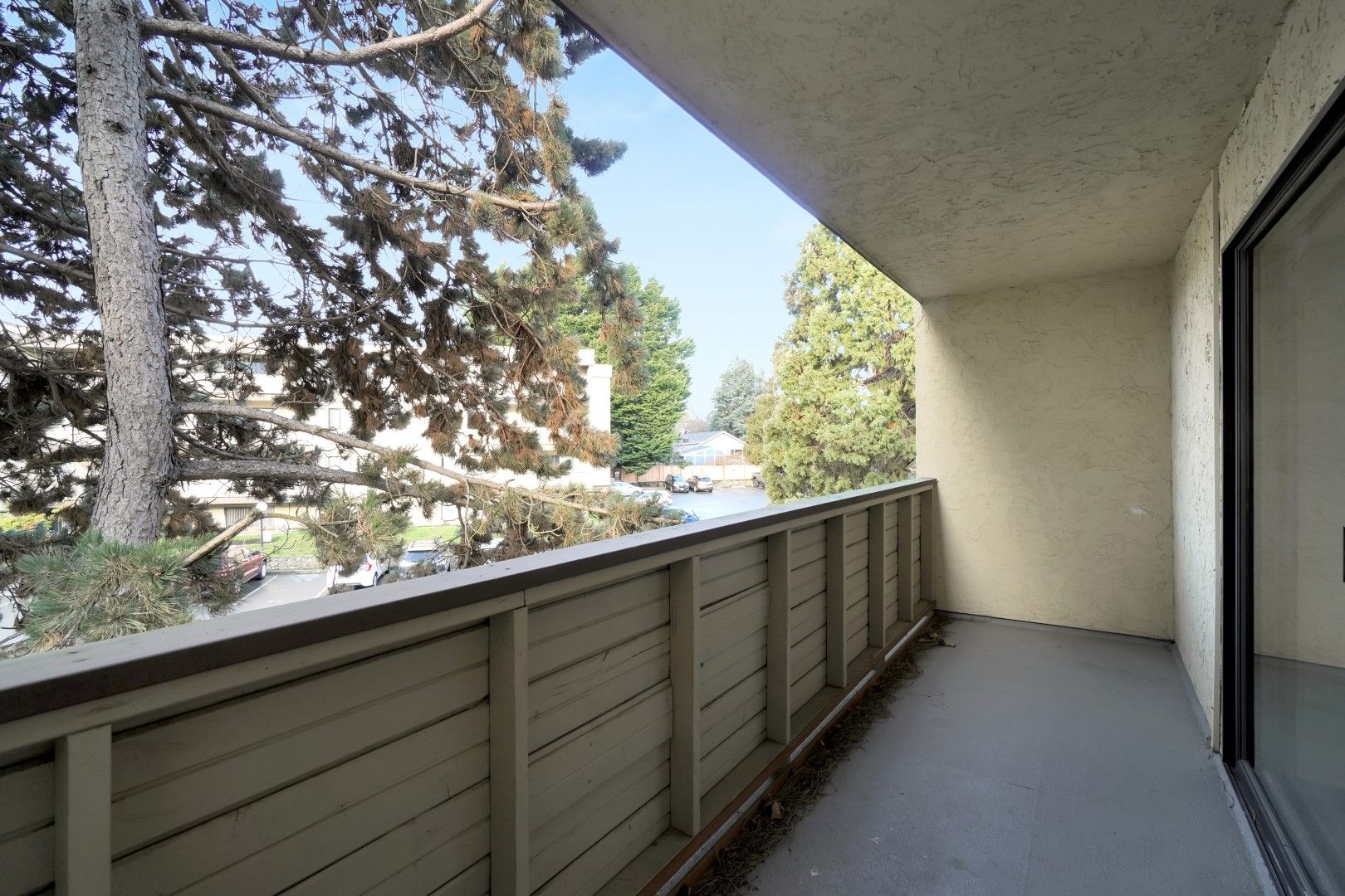 Suite Gallery View Road East Rental Units and Building Photos