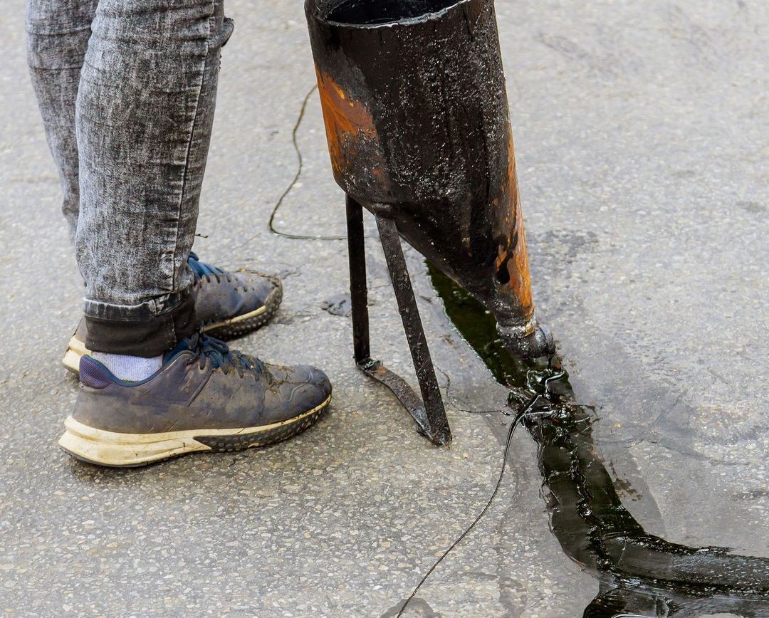 asphalt repair crack filling
