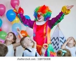 ליצן מקצועי משמח ילדים באירוע עם בלונים - מידע על פוליסת ביטוח ליצנים של חברת ביתא ביטוח
