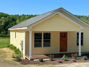 Backyard ADU cottage built in Kensington, NH