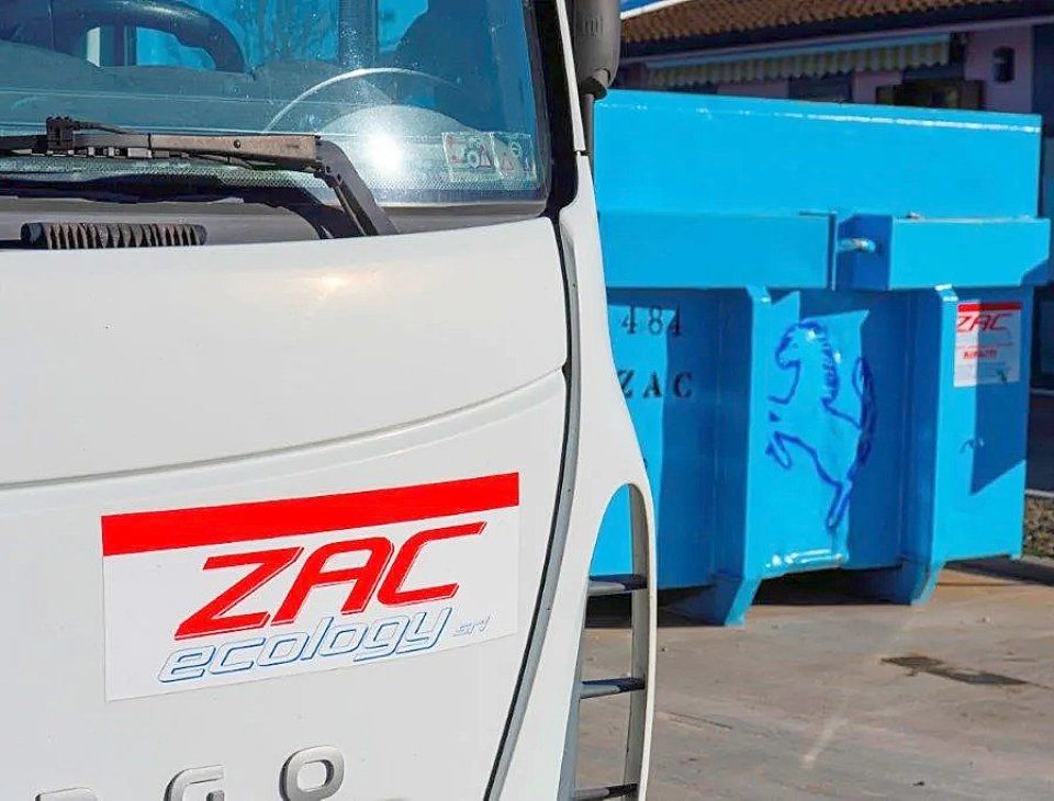 Mezzi per la raccolta di materiale di scarto e rifiuti aziendali