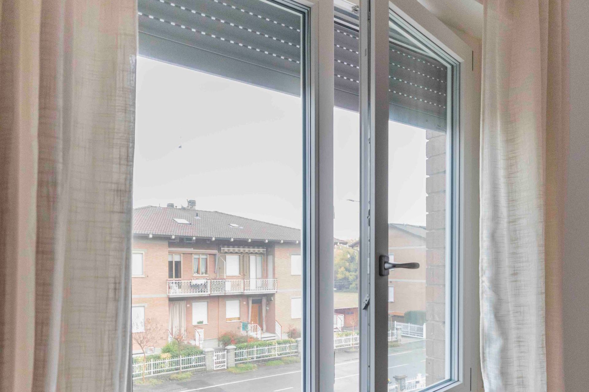 finestra in pvc aperta