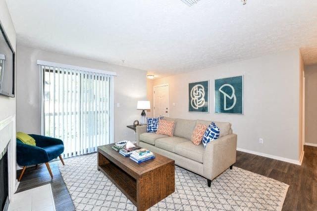 woodcrest-village-living-room