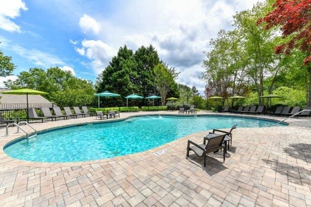 woodcrest-village-pool