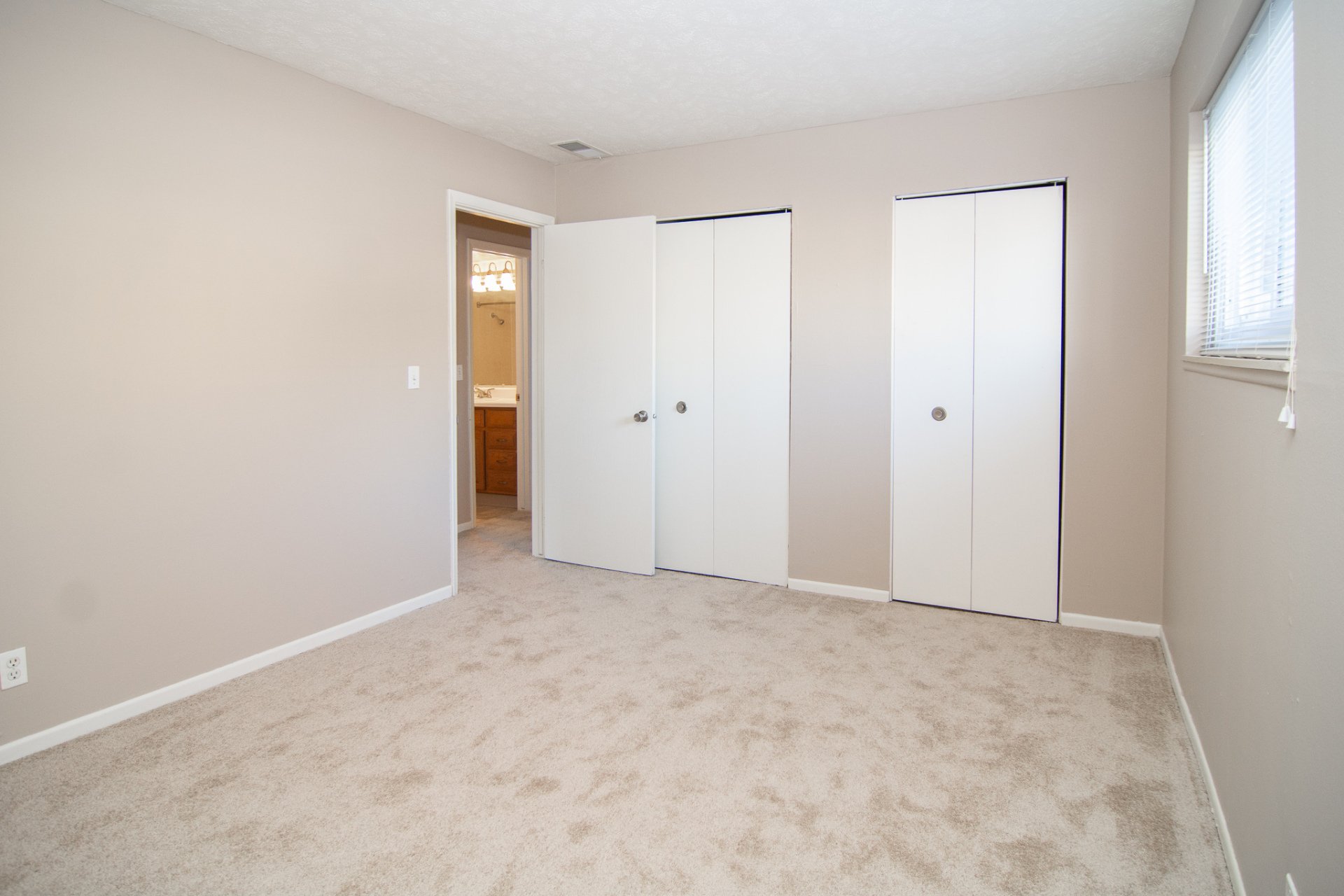 Spring Acres Apartments for Rent in Omaha, NE. ParkLike, Landscaped