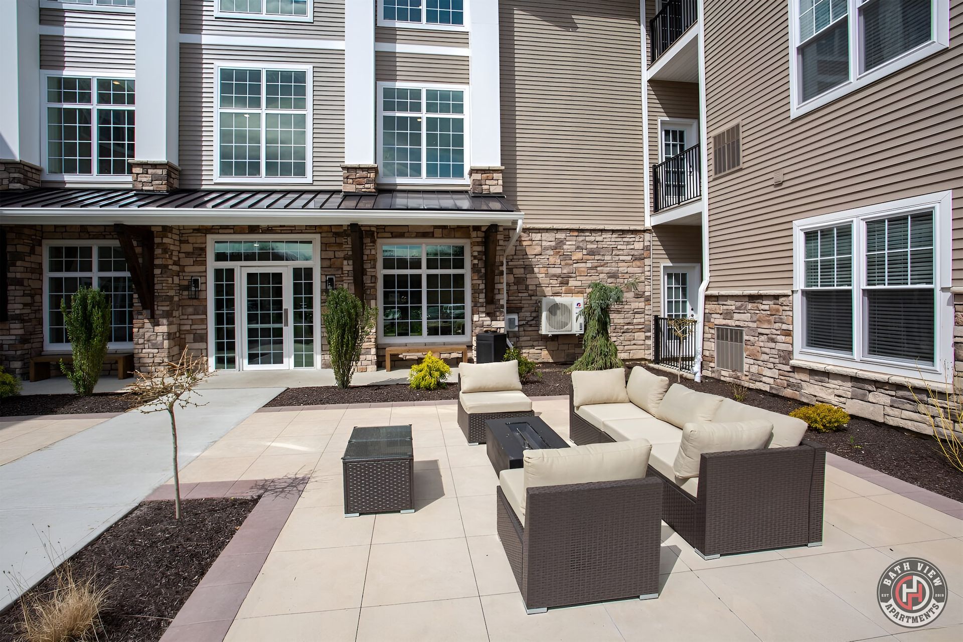 Luxury Apartments in Bath, PA HH Bath View Apartments