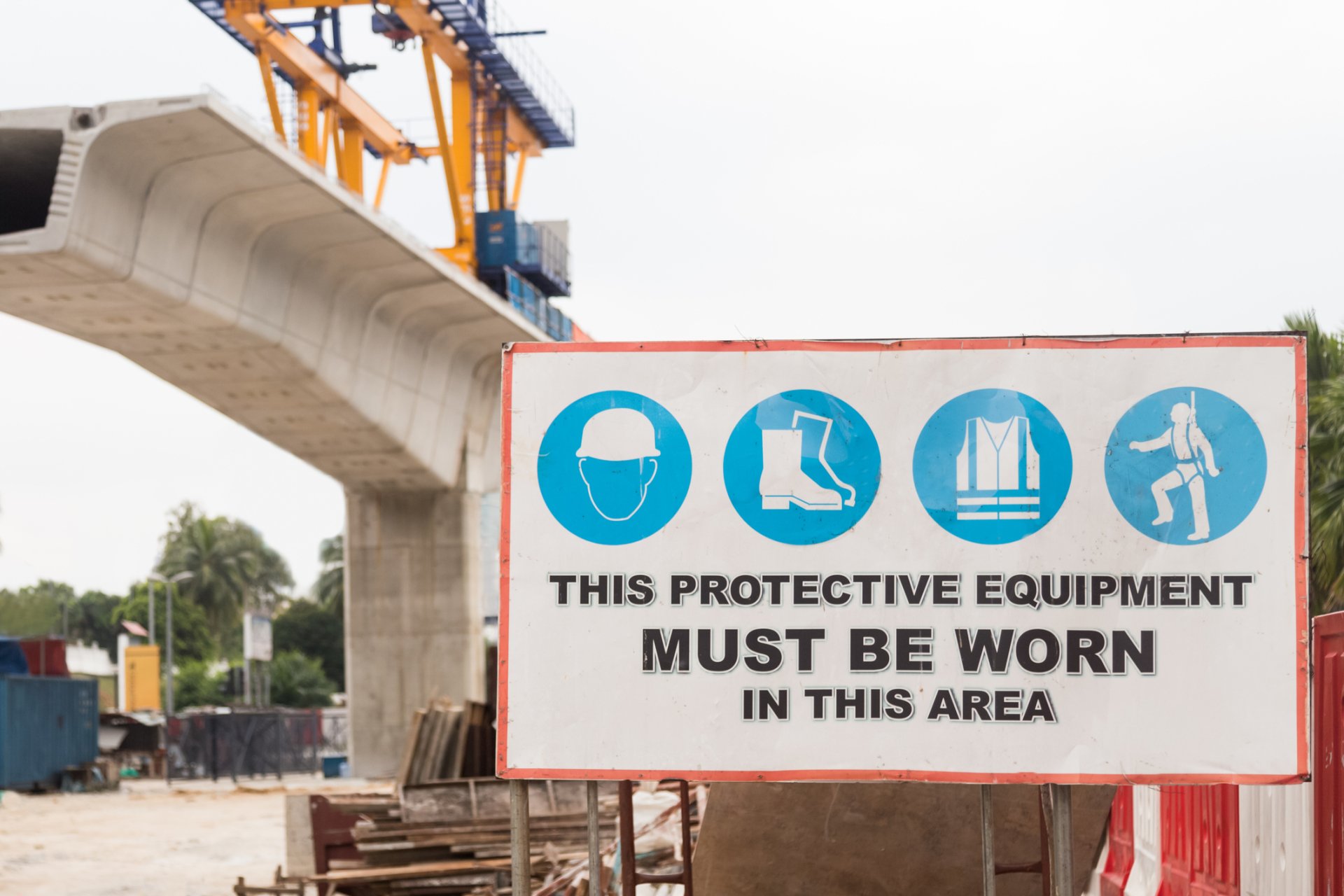 Signs You Could See around the Construction Site of Your New Custom Home