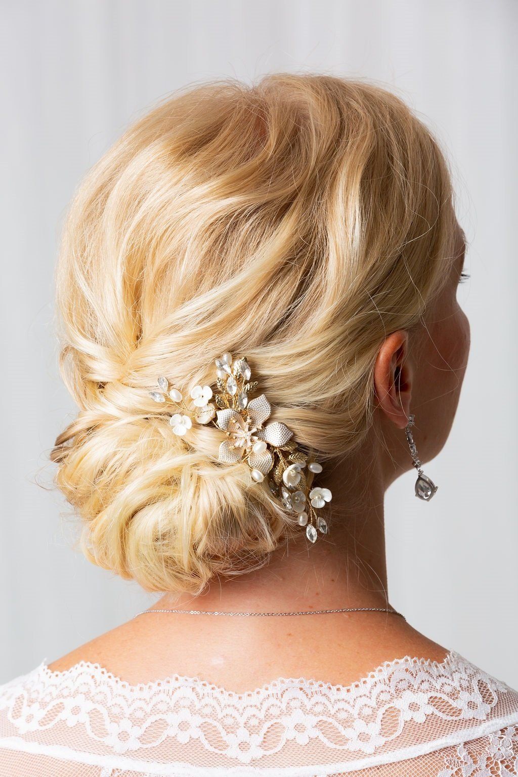 Yvon Geurts bruidskapsel en bruidsmake-up wedding directory The Beautiful Bride Company