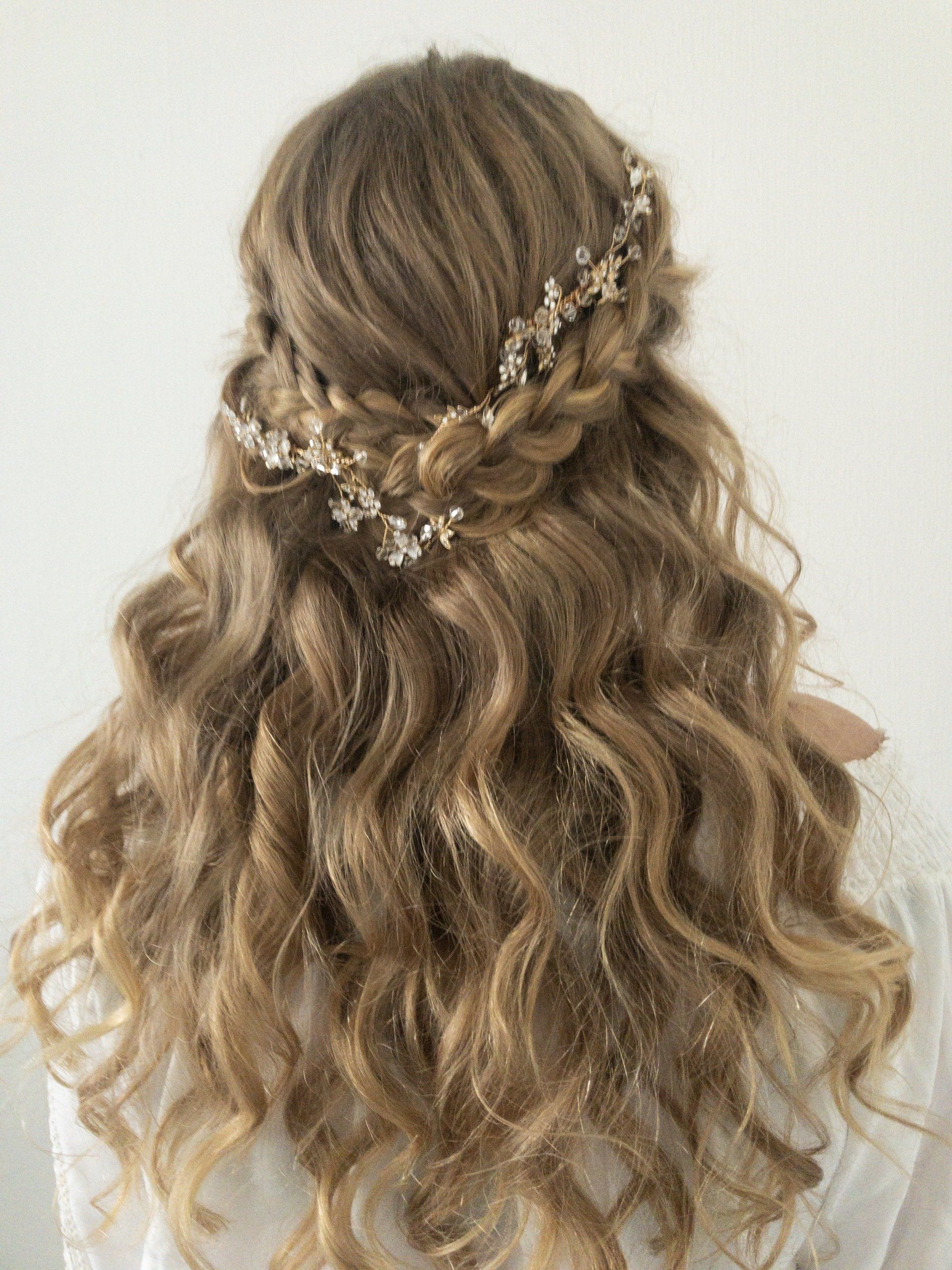 boho bruidskapsel met accessoire