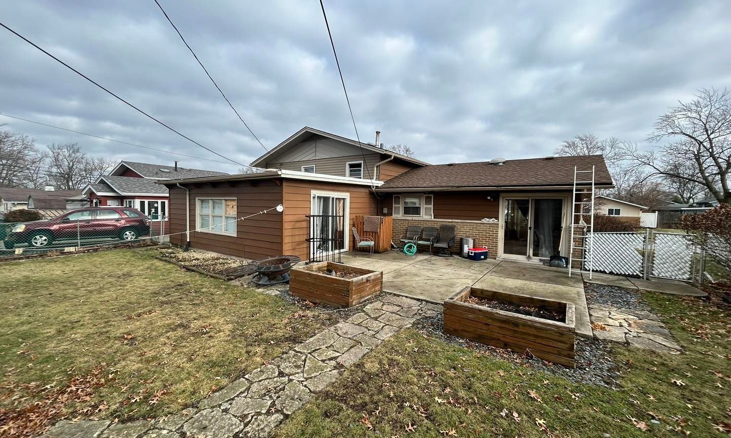 Siding & Roof Replacement - Oak Forest Watchdog Construction Co. - Siding & Roof