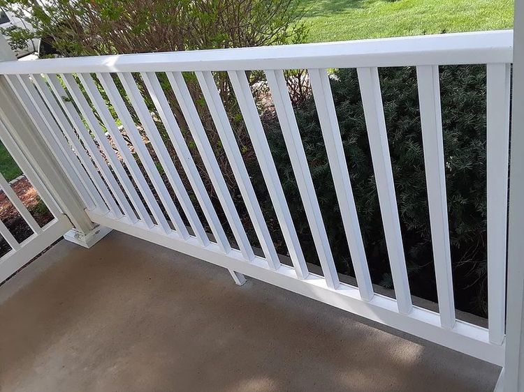 SprytNa Exterior Cleaning: Deep pressure washing for concrete porches and vinyl railings. Serving Belleville since 2016.