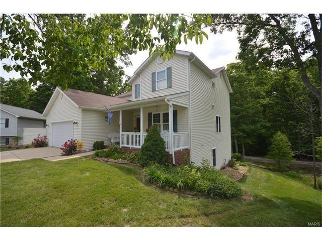 SprytNa Exterior Cleaning: Professional 2-story house soft washing in Waterloo, IL. Serving the community since 2016.
