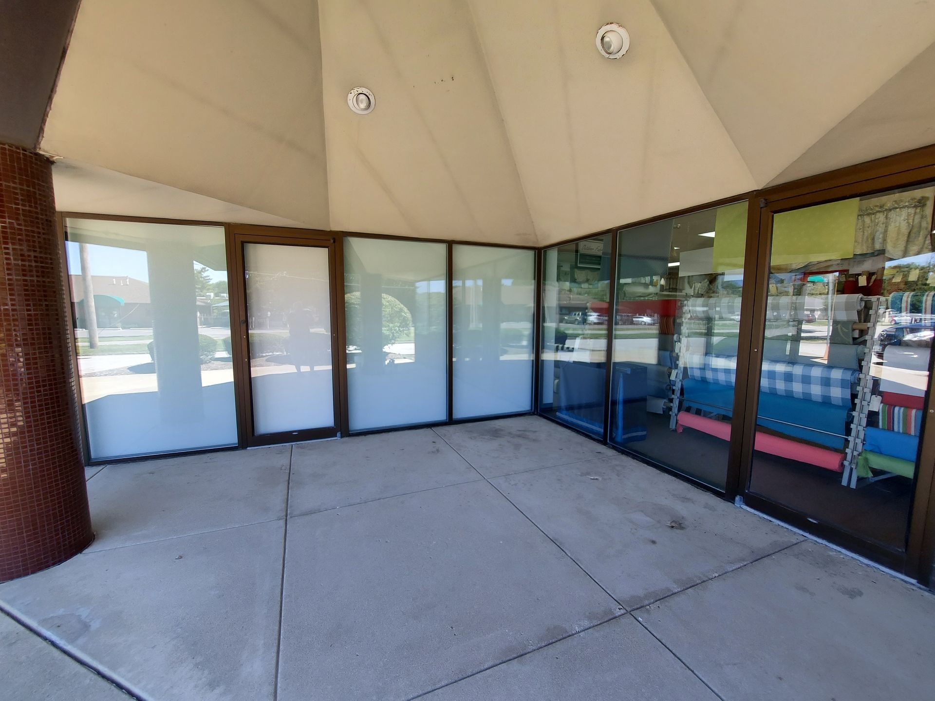 Storefront Window Cleaning