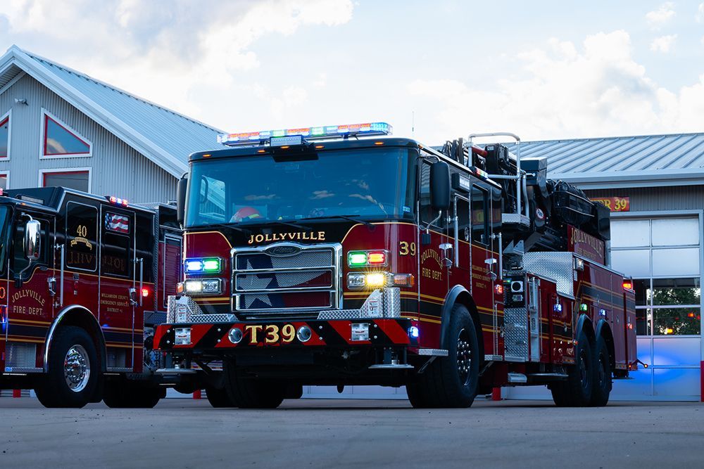 A red fire tanker with labeled T 39