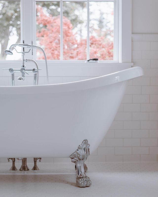 About Sandy Bathtub Refinishing