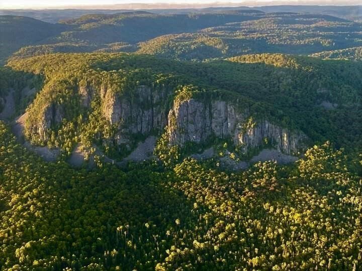 Robertson Cliffs