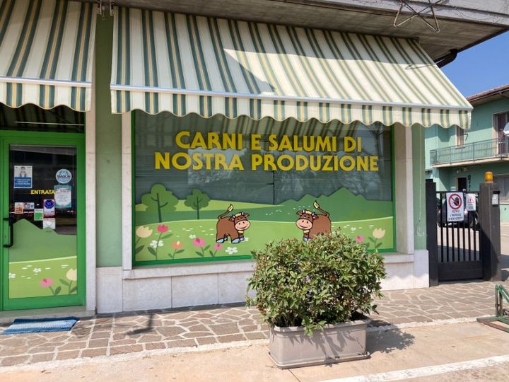 Punto vendita di carni e salumi di produzione propria