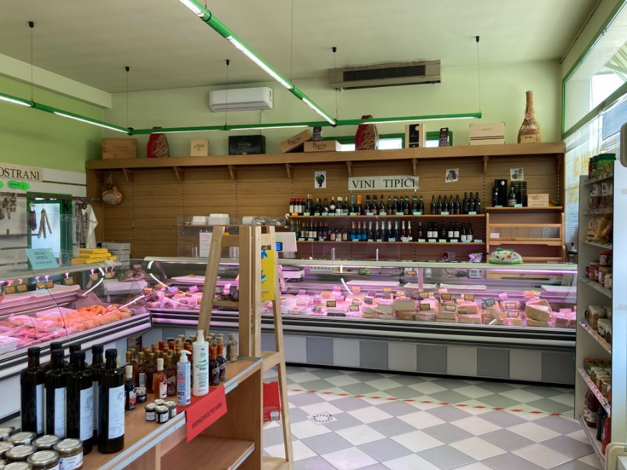 Esposizione di carni fresche di produzione propria