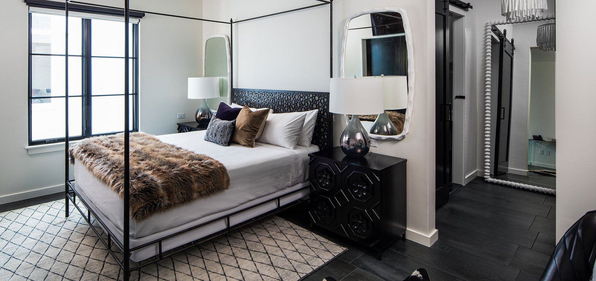 Luxury hotel photography by ENVISIONWORKS Inc.