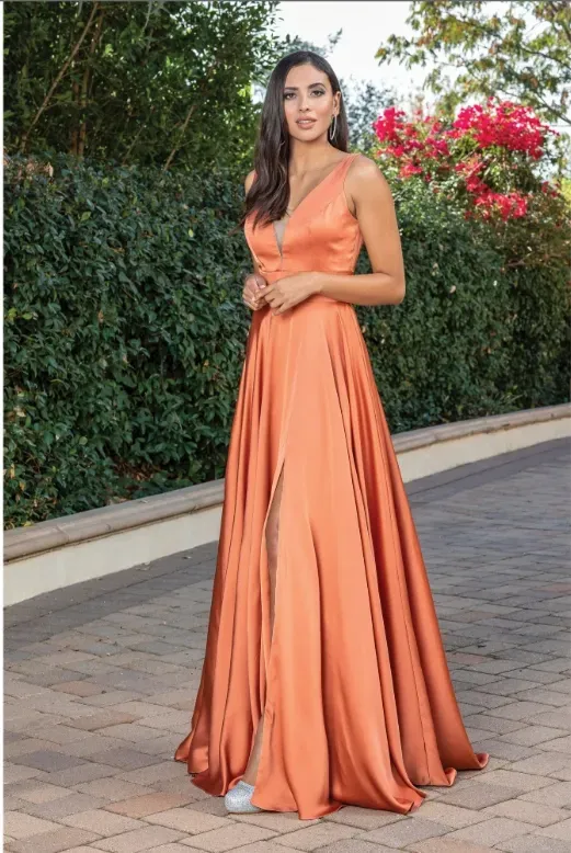 High Slit and Pleated Skirt Prom Dress