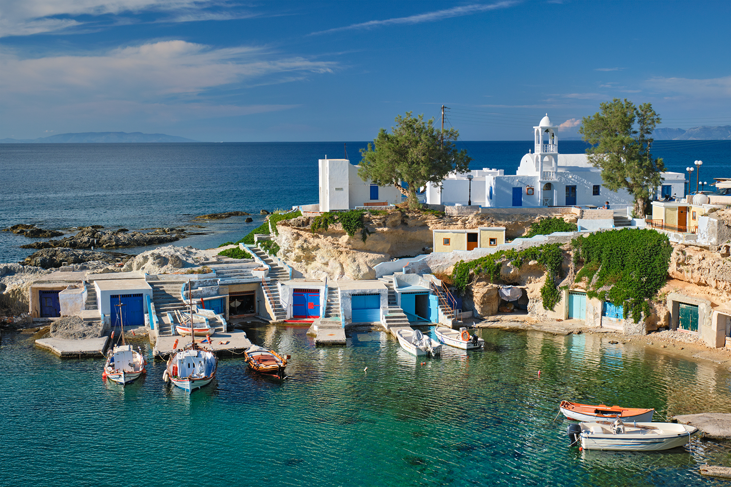 Mandrakia & Trypiti – Local Charm and Catacombs
