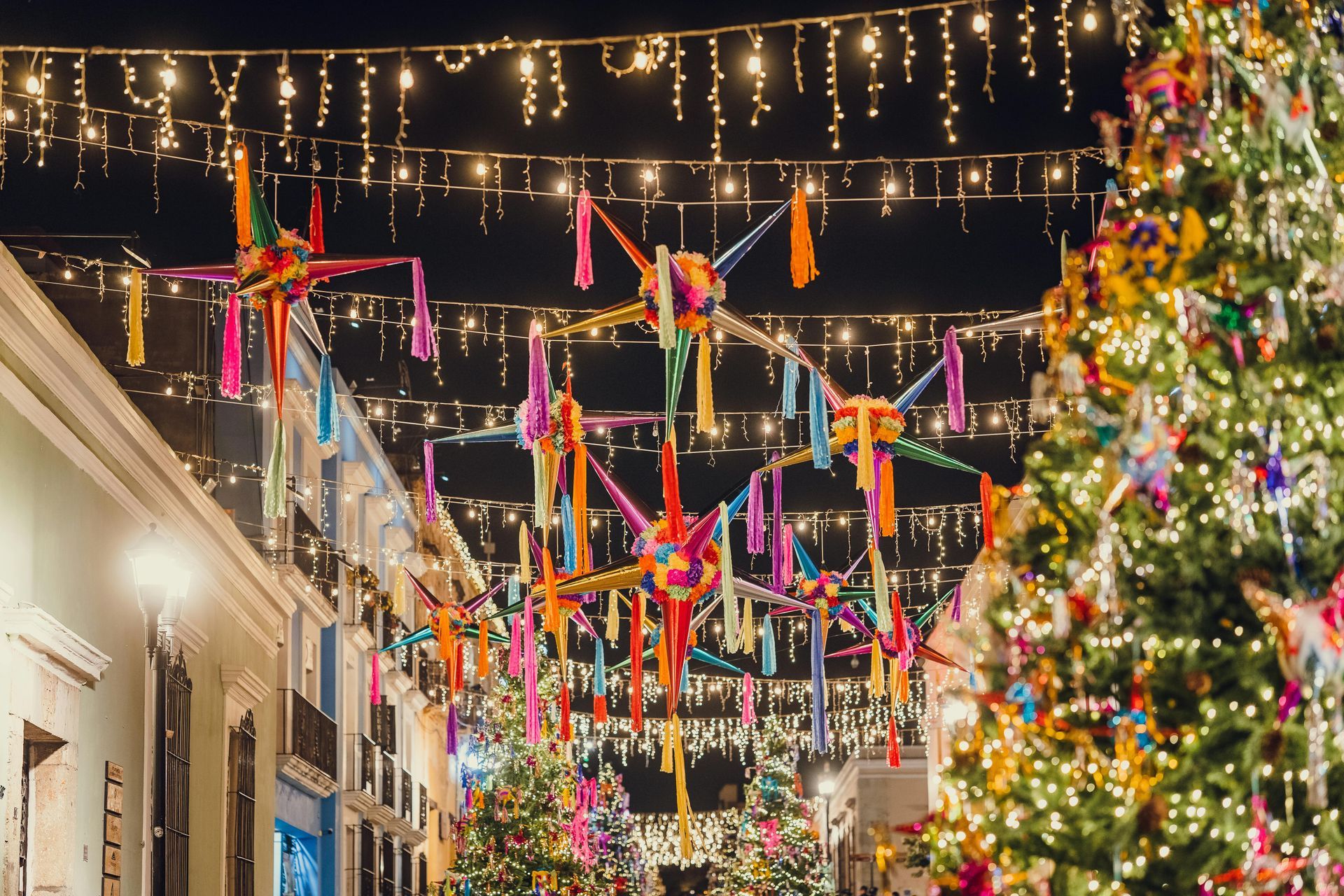 Mexico – Colourful Posadas and Candlelit Nights