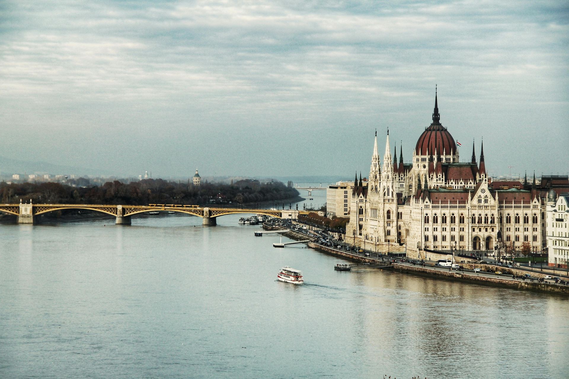 Budapest – Thermal Baths, Ruin Bars and Grand Architecture