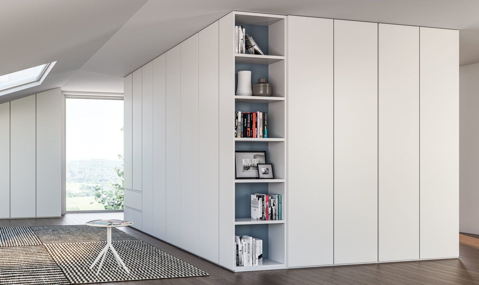 Armadio bianco a muro con ripiani aperti che espongono libri e oggetti decorativi in ​​una stanza moderna e luminosa.