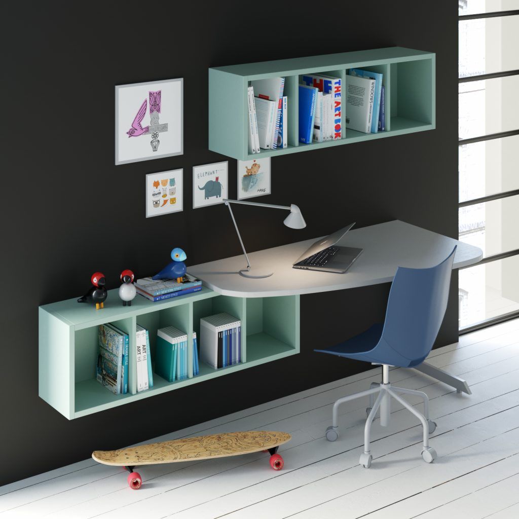 Un moderno ufficio in casa con scrivania, scaffali, sedia e skateboard. Le pareti sono bianche e nere e gli scaffali sono color verde acqua.
