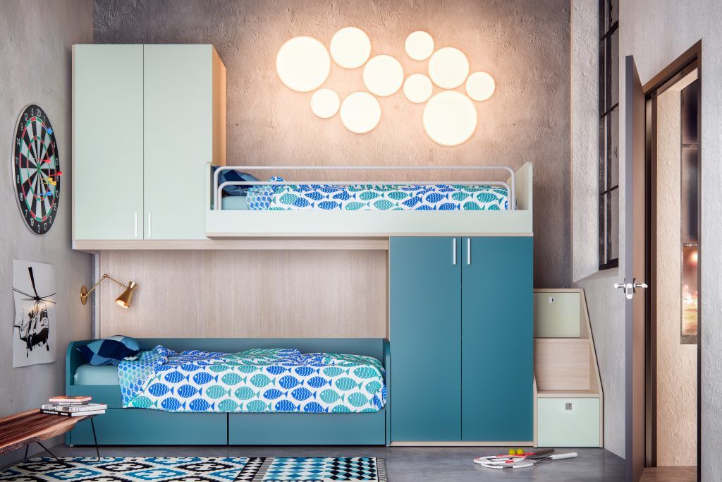 Moderno letto a castello color verde acqua e azzurro nella cameretta di un bambino, con illuminazione d'accento e bersaglio per le freccette.