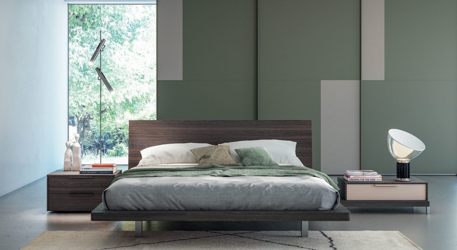 Camera da letto moderna con letto, comodini, ampia finestra e parete verde tenue.