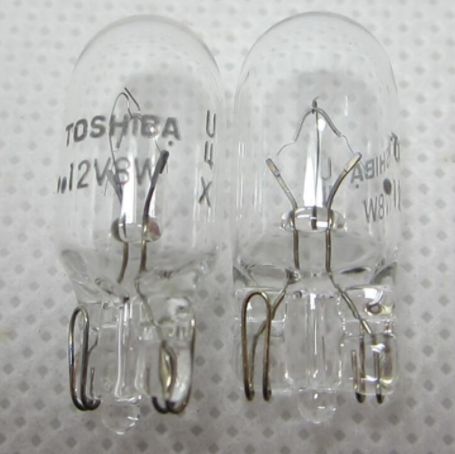 TOSHIBA 12V 8W T10 12V W8W (set van twee stuks)