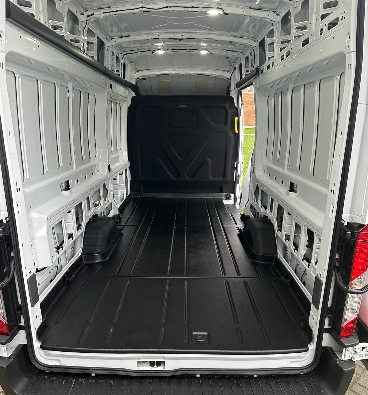 Vloerplaat, enkele schuifdeur uitvoering bruin, 9 mm Mercedes Sprinter 2018-Heden (1)