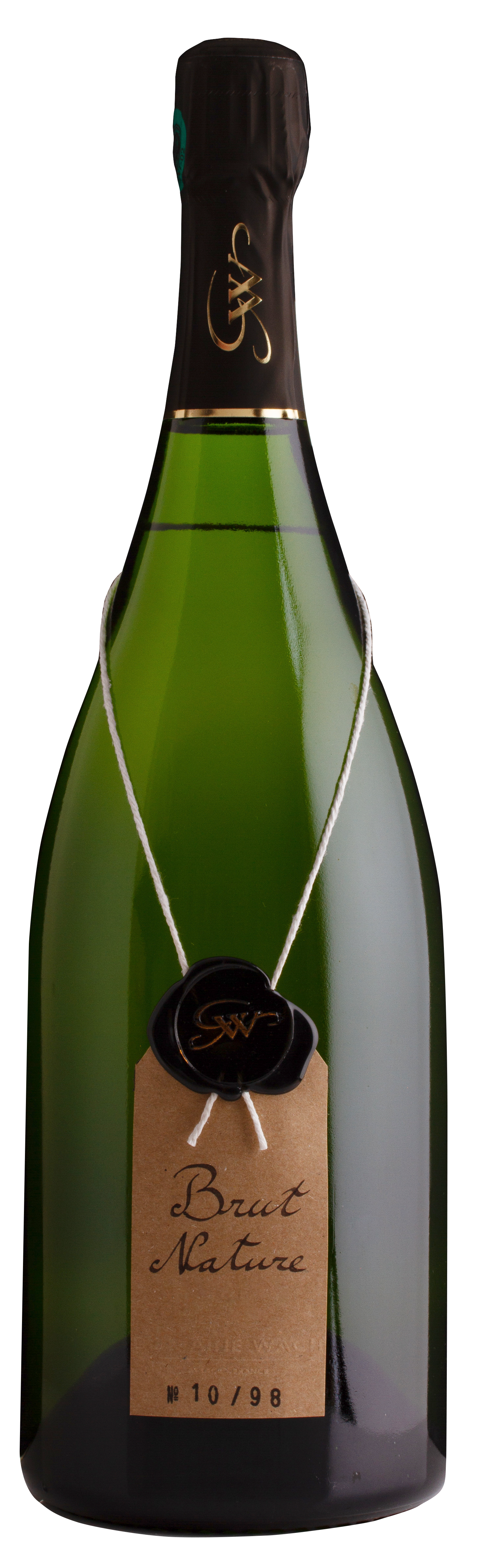 Une bouteille de champagne avec une étiquette attachée.