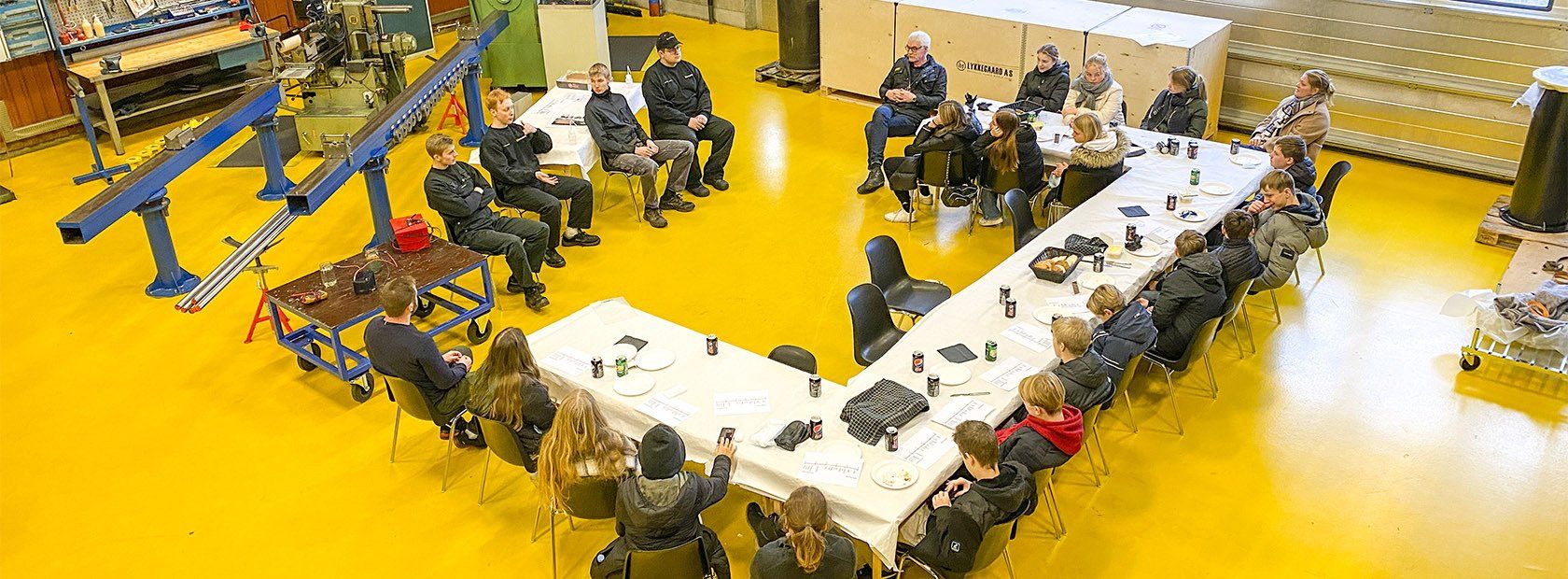 Eleverne fra Broskolen bliver undervist hos Lykkegaard