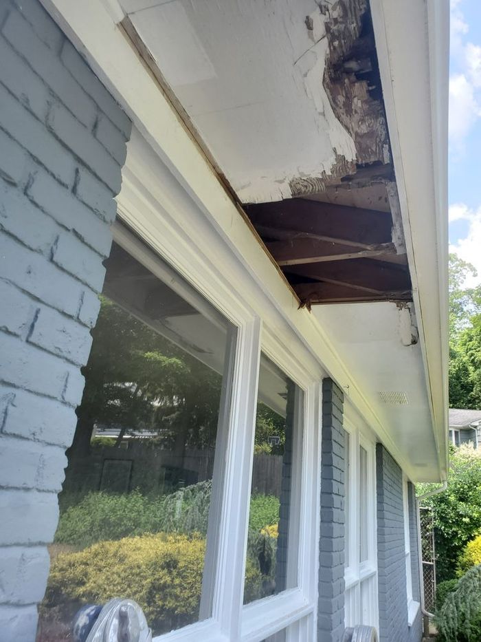 A house with a roof that has fallen off