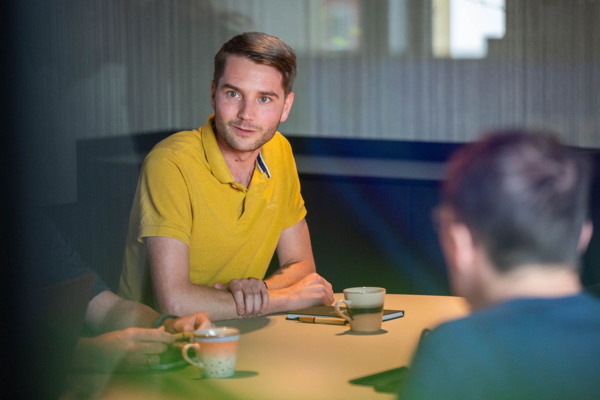Collega's in serieus overleg