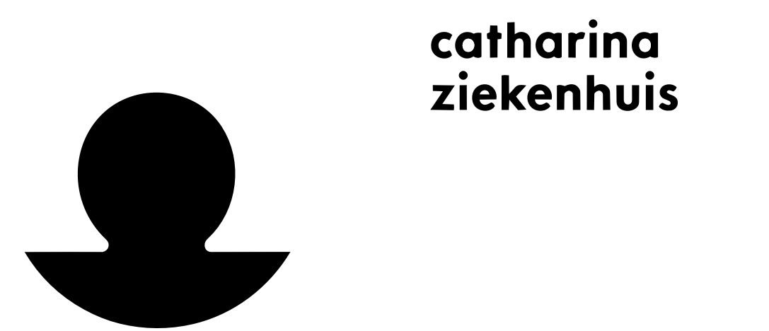 Zwart rond logo met een halfronde basis en de tekst