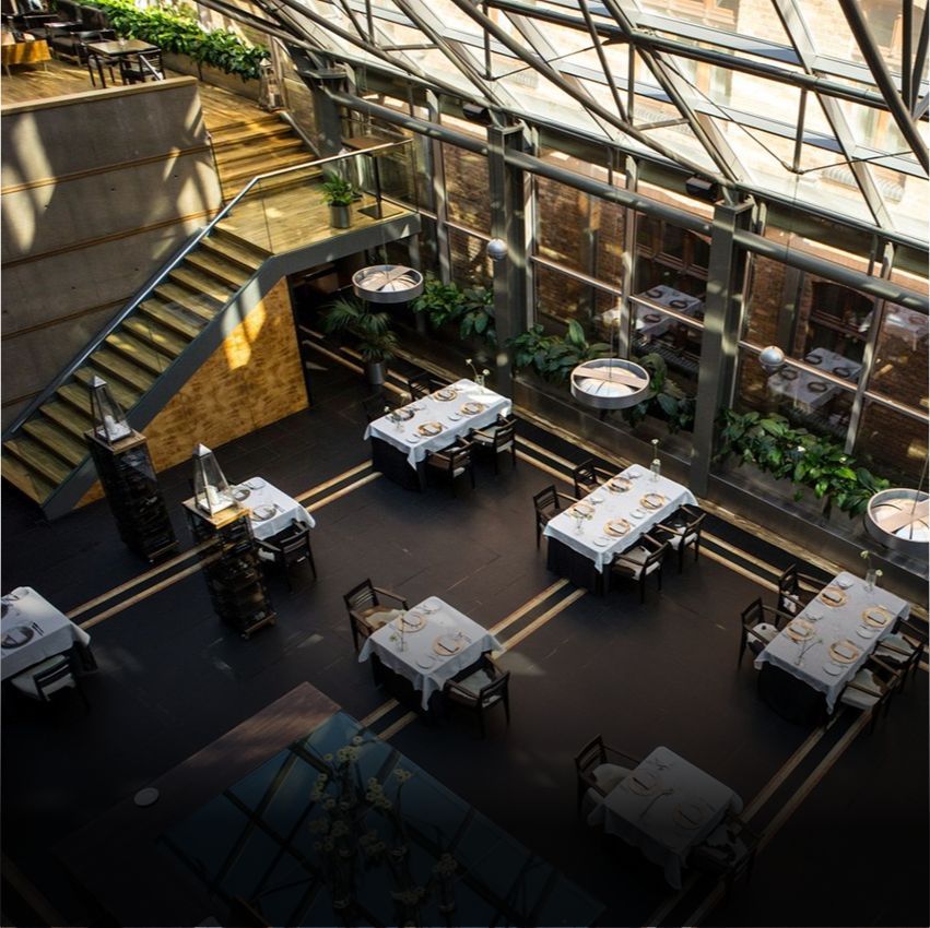 The restaurant in the Monopol Hotel