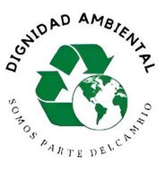 Un símbolo de reciclaje verde rodeado de las palabras dignidad ambiental
