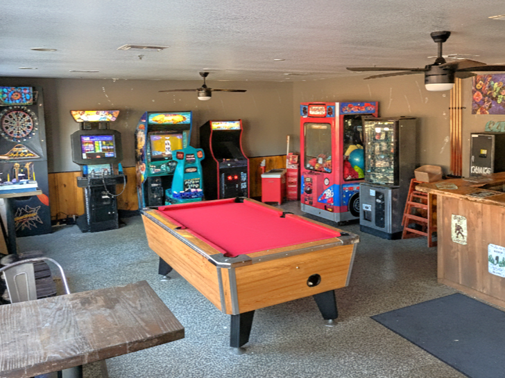 Game Room at Lakehore Resort