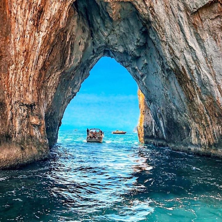 Gabriela da Brasile Capri, especialista que vive na Ilha de Capri