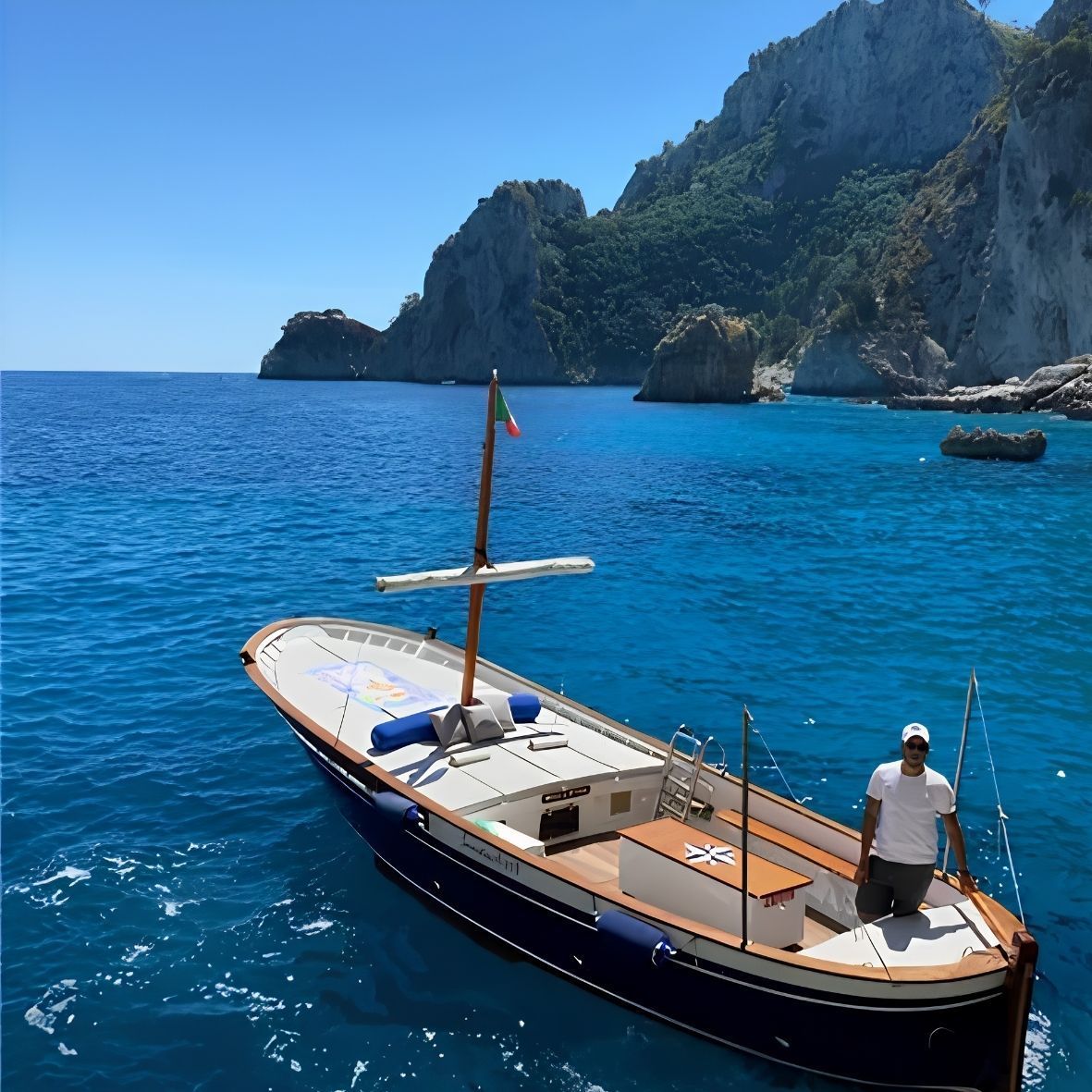 Gruta Verde localizada na costa da Ilha de Capri