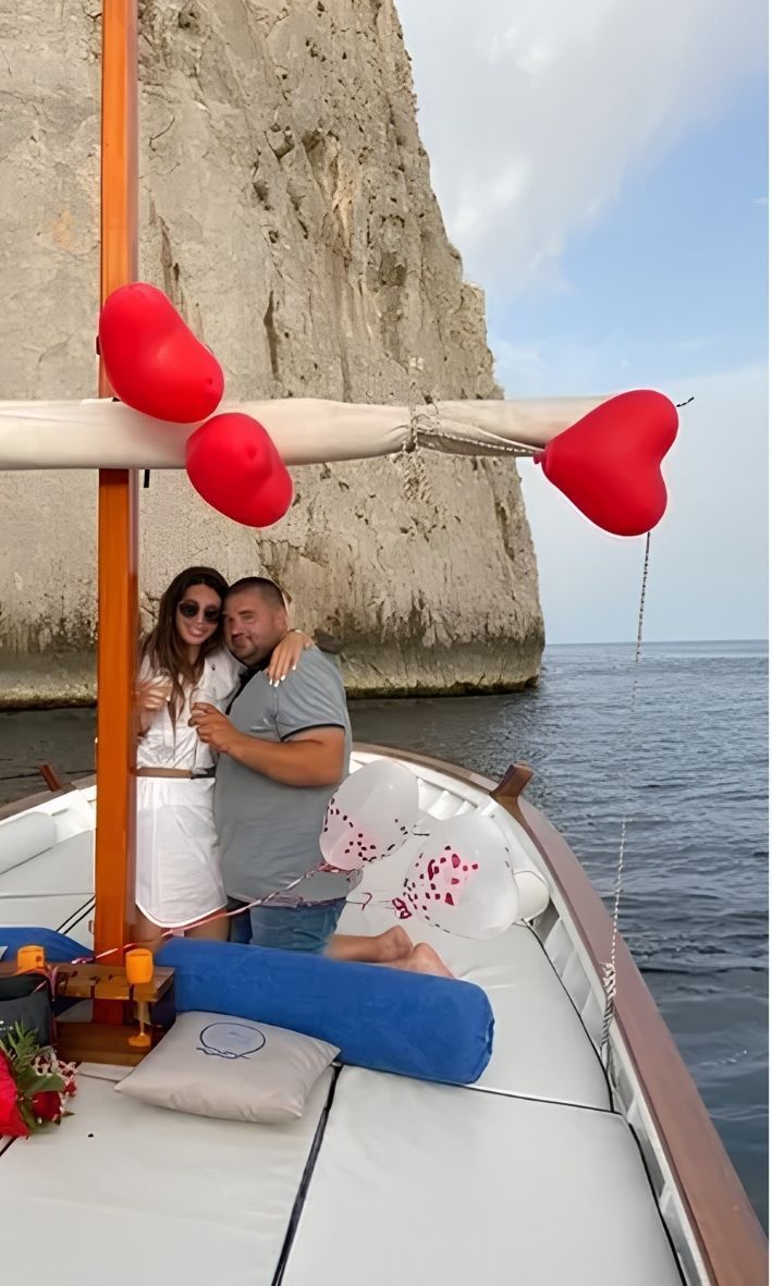 Arco Natural visto durante passeio de barco em Capri