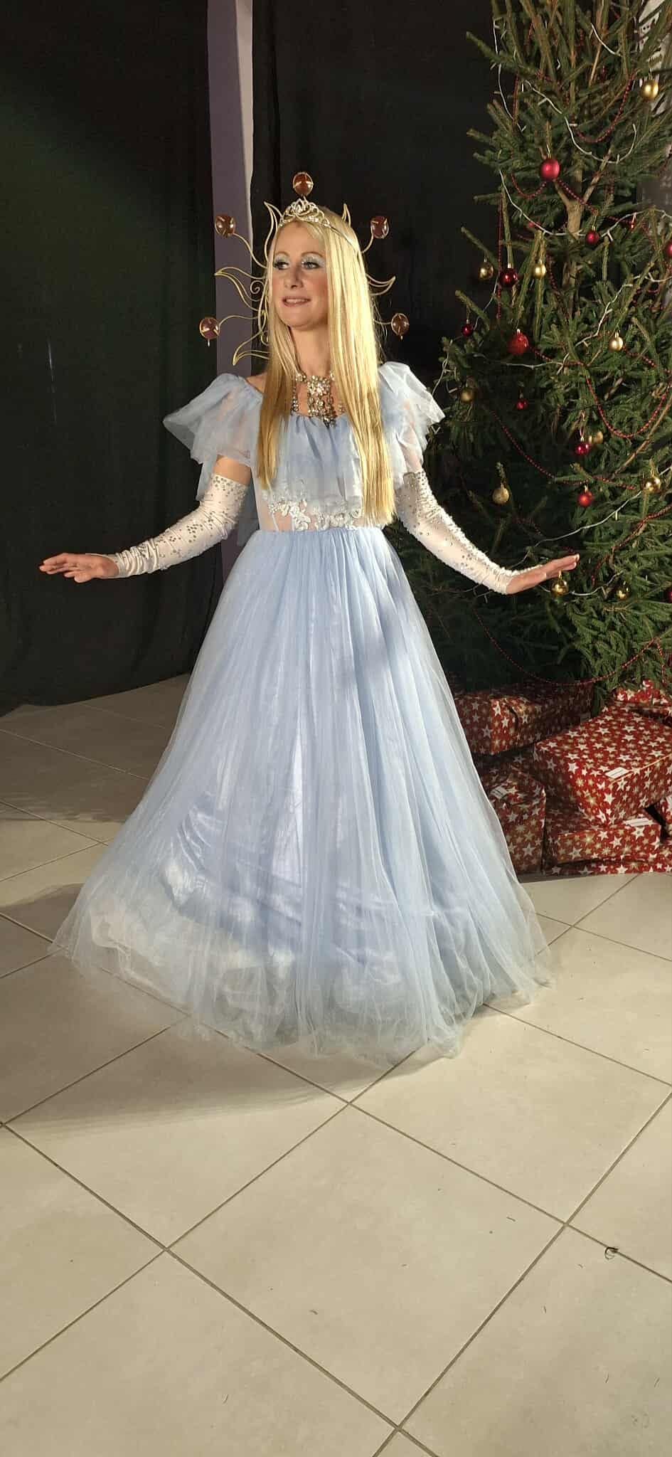 Chanteurs de Viva Show Noël en costumes de fête