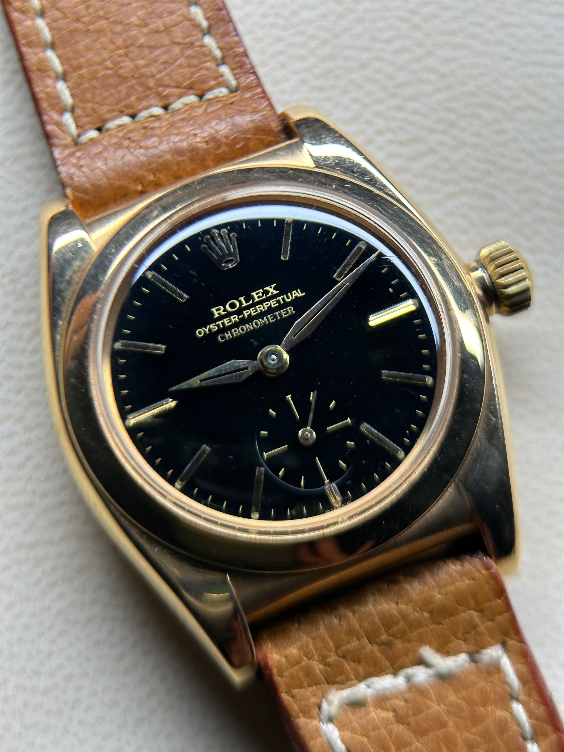 [Sold]Rolex, 18k Pink Gold Bubbleback Ref. 3130/3372, Glossy Black Dial Circa 1940's