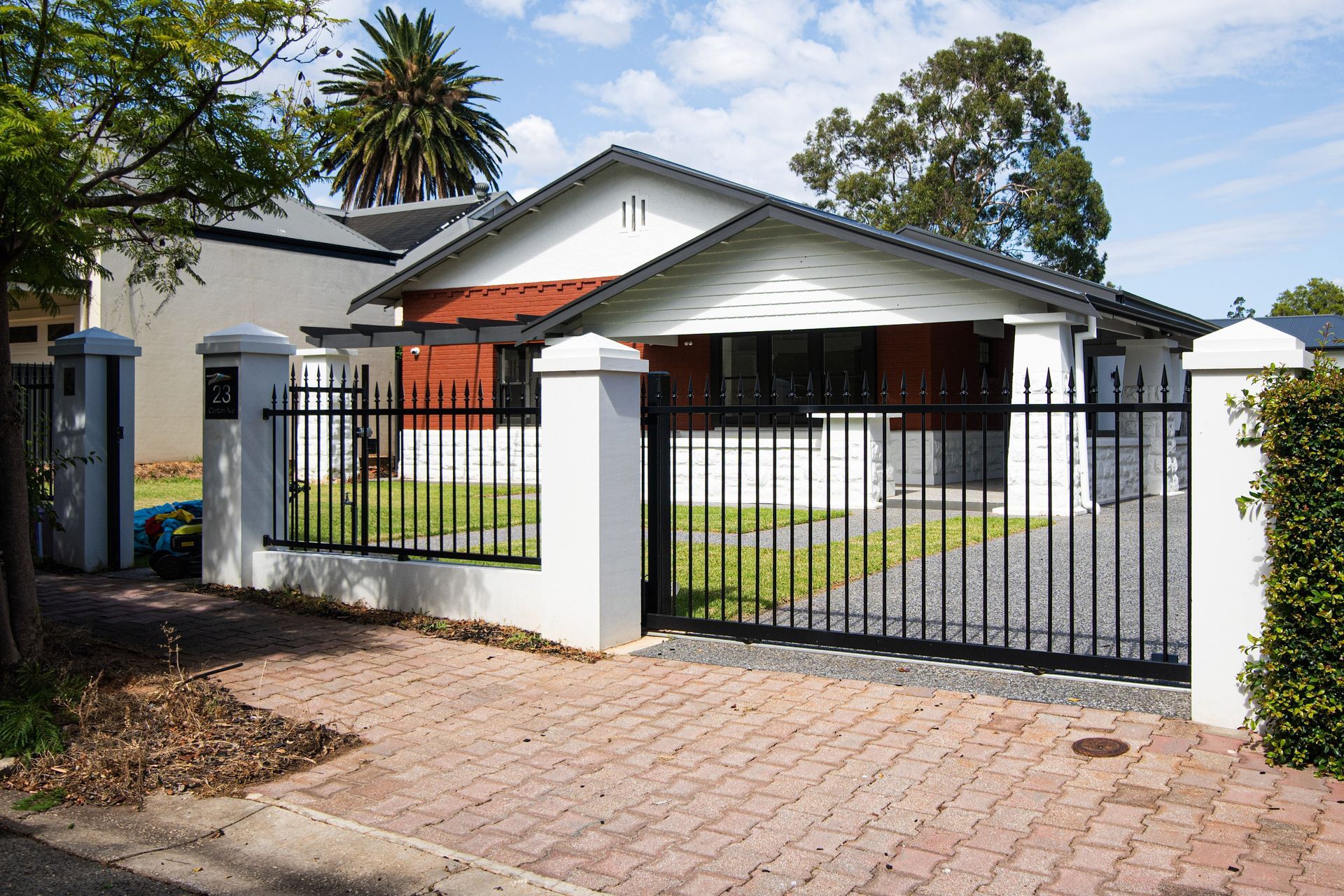 Suburb: Hawthorn Material: Steel Type: F2 Spear Top