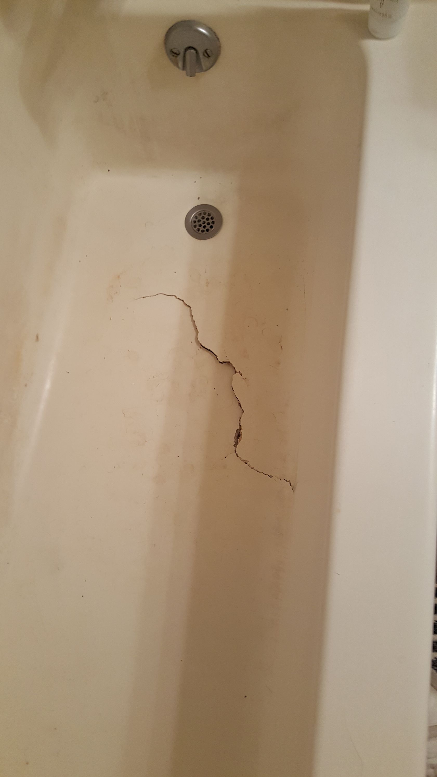 Before - Cracked Bathtub