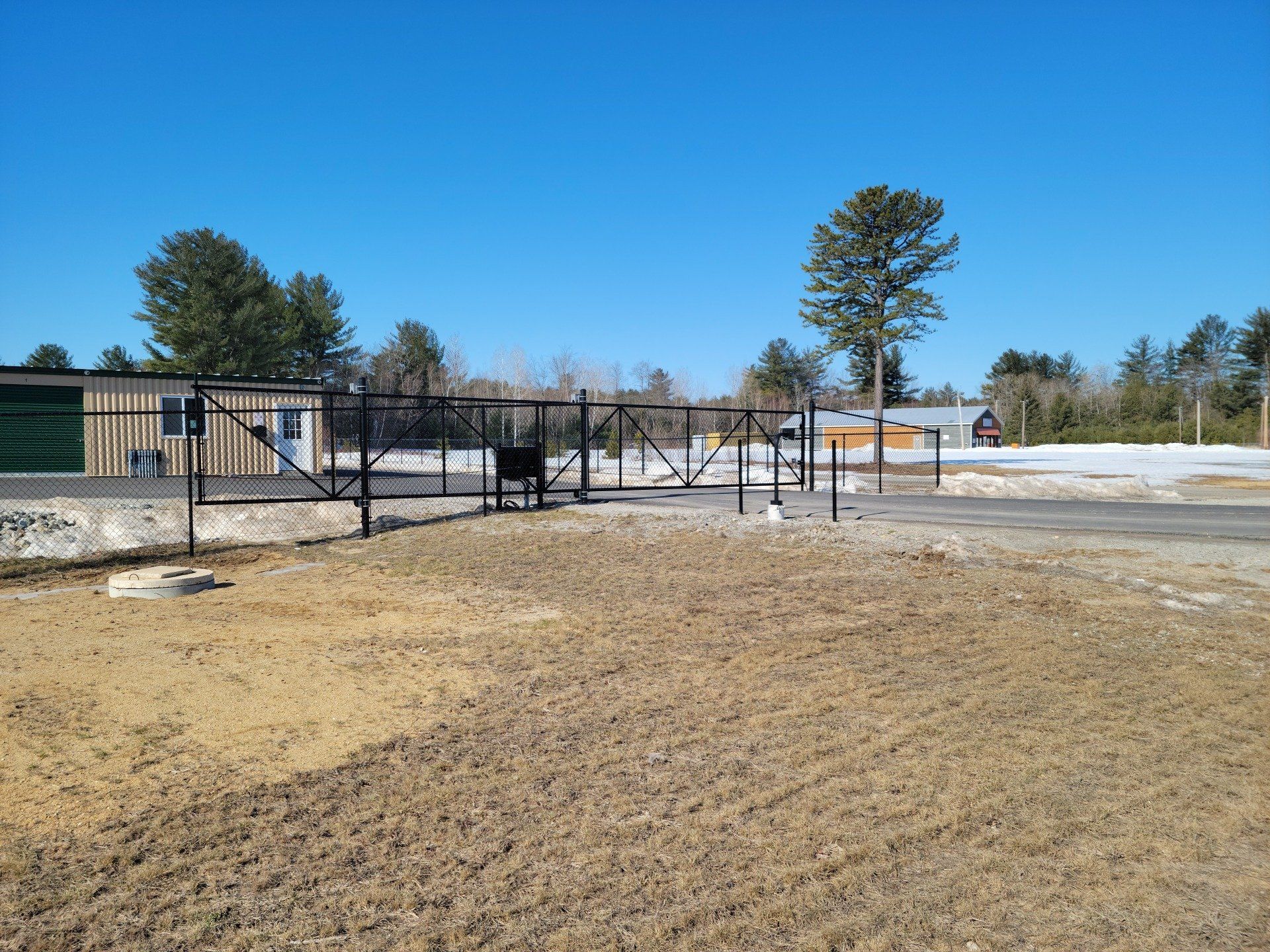 black gate
